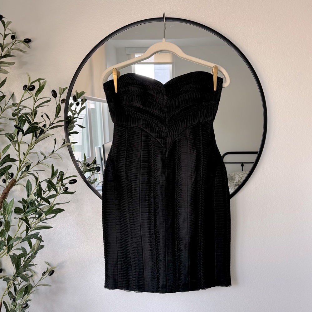 BCBGMaxAzria Black Strapless Sweetheart Mini Dress 4